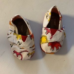 Baby toms shoes size 2